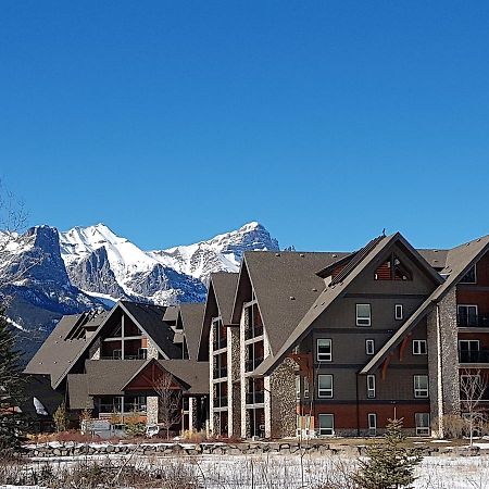 Paradise Resort Club And Spa Canmore Exteriör bild