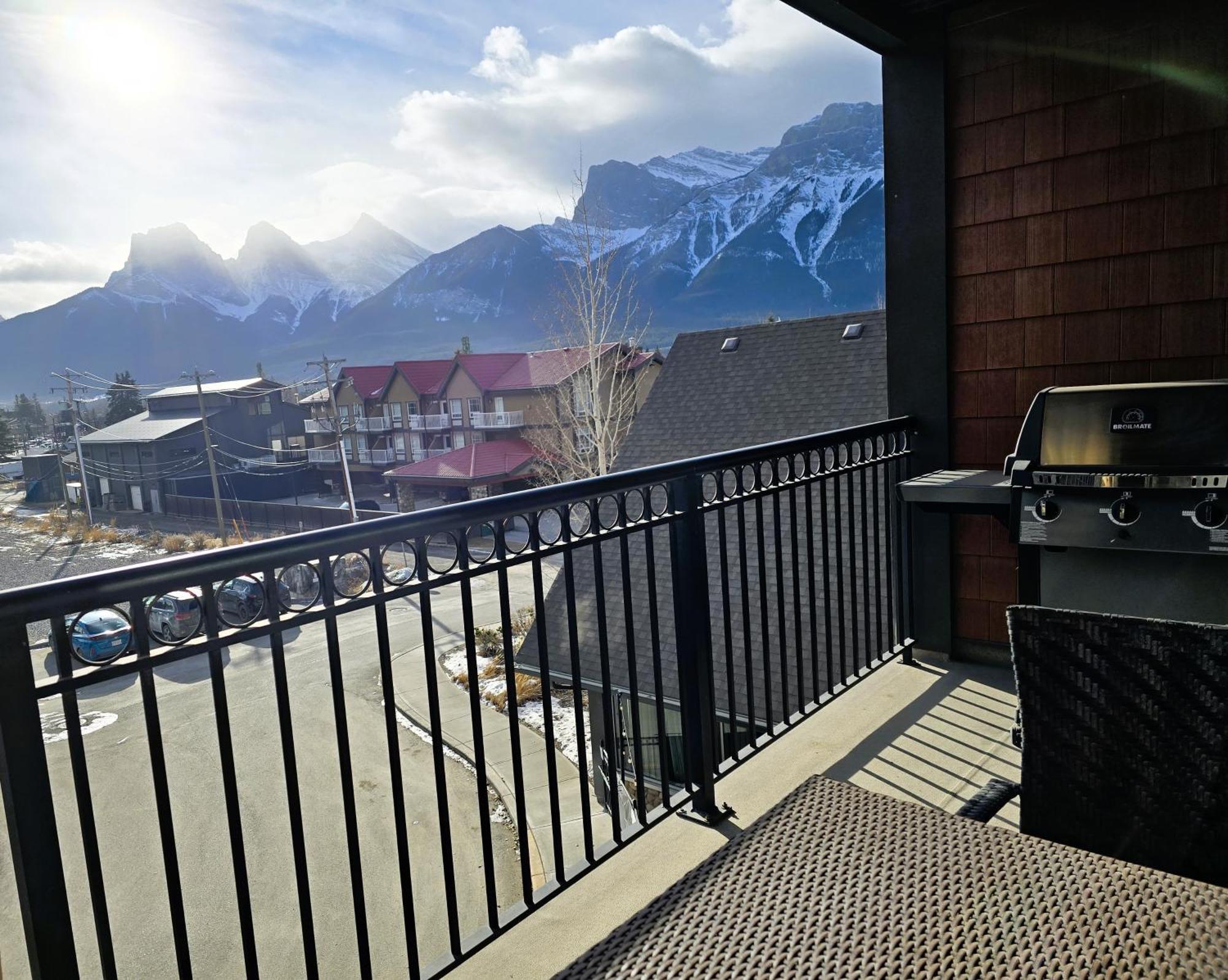 Paradise Resort Club And Spa Canmore Exteriör bild