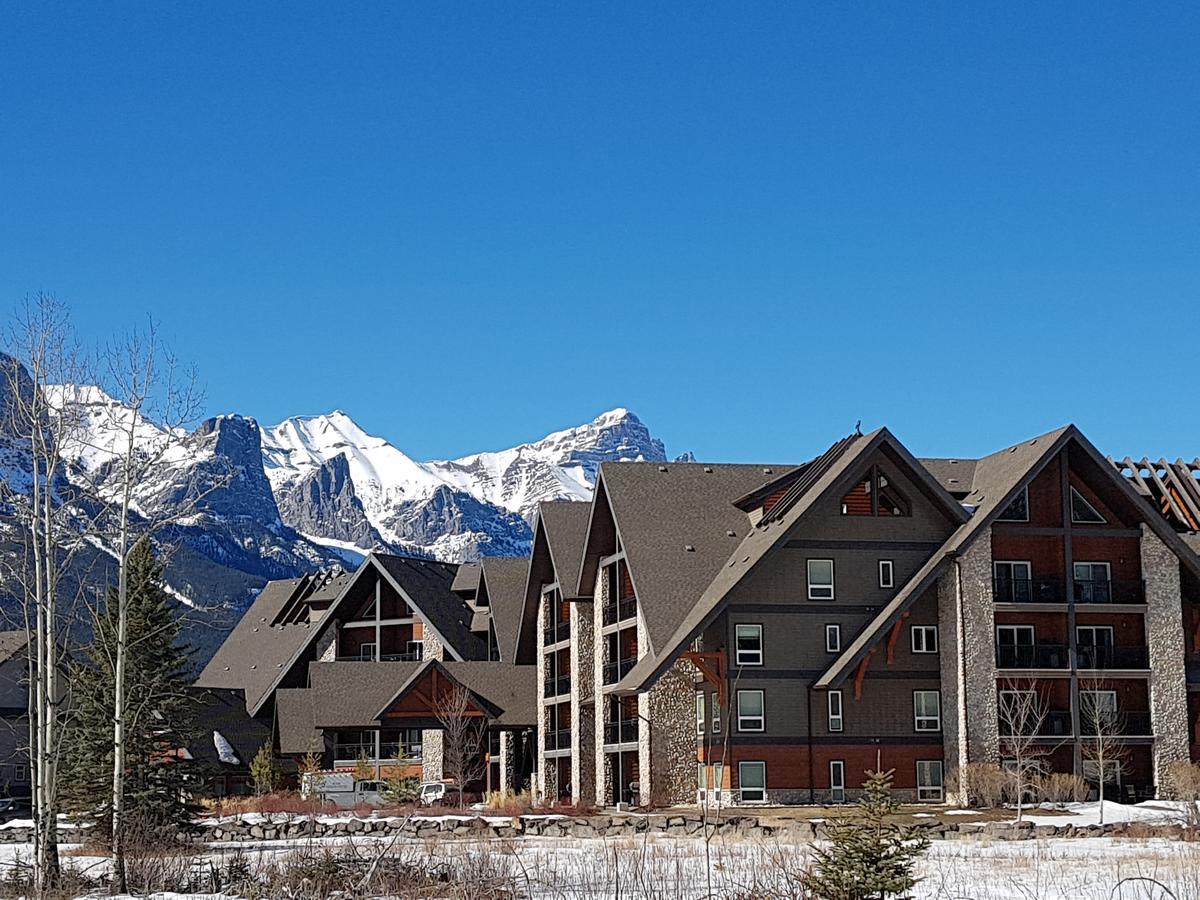 Paradise Resort Club And Spa Canmore Exteriör bild