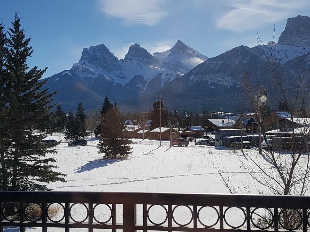 Paradise Resort Club And Spa Canmore Exteriör bild