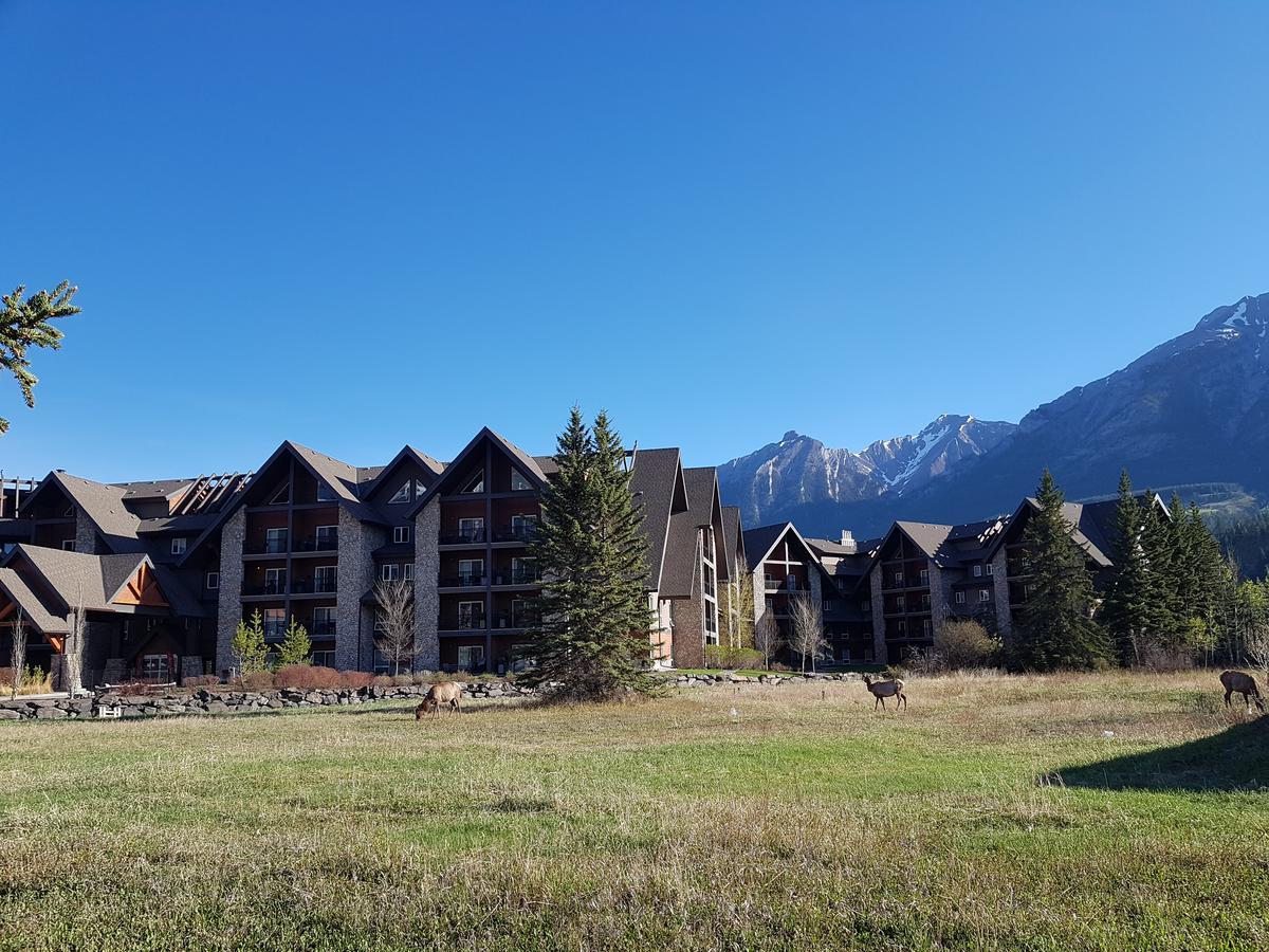 Paradise Resort Club And Spa Canmore Exteriör bild